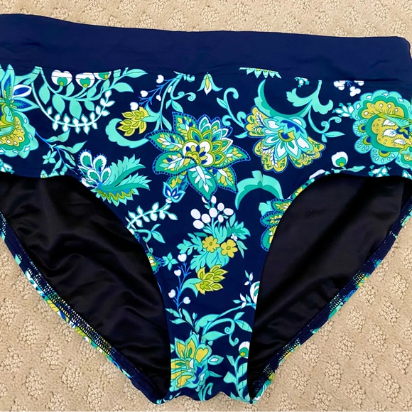 Land’s End - Bathing Suit with Coverup - Picture 6 of 13